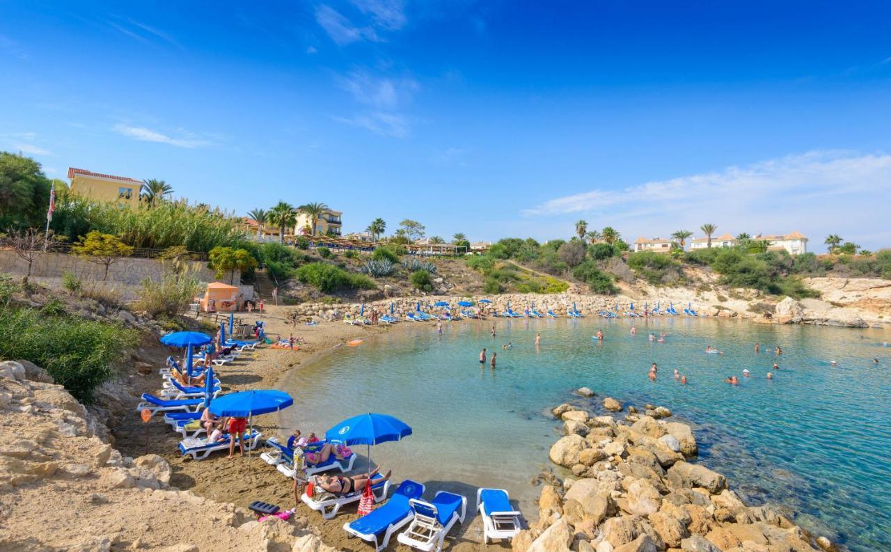 Blue Water Bay Villas Paralimni Exterior foto