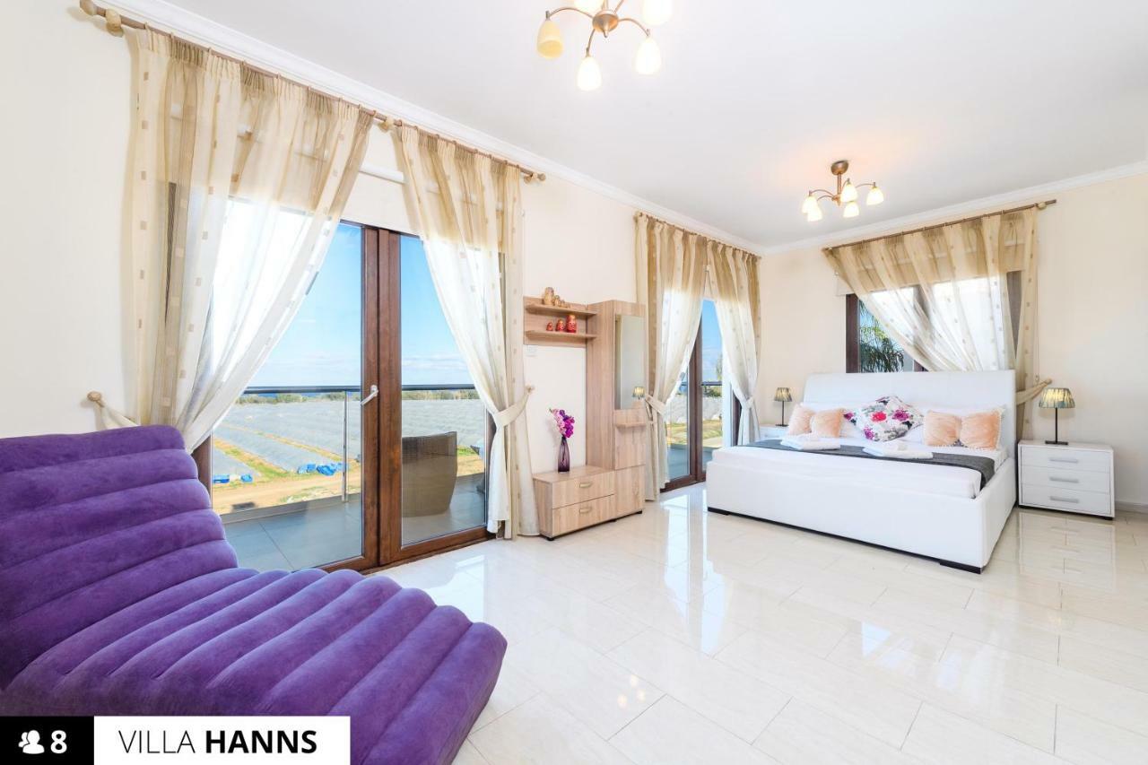 Blue Water Bay Villas Paralimni Exterior foto